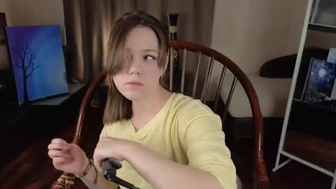 Snapshot of lyle_art chatting on March 11, 3:16 am hi im Lyle online show from March 11, 3:16 am