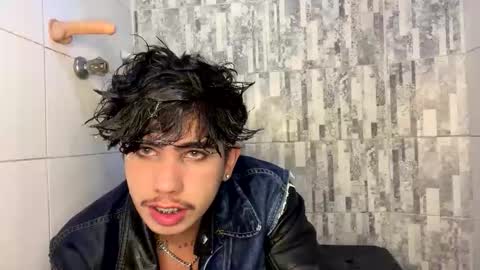 Lyle Bennett Freelance Model online show from September 22, 3:30 am