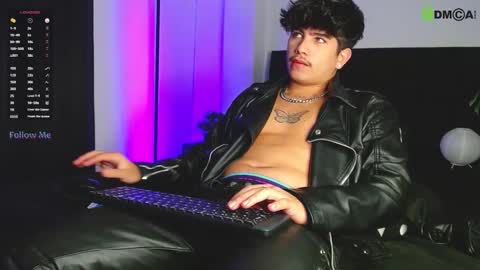 Lyle Bennett Freelance Model online show from September 24, 2:20 pm