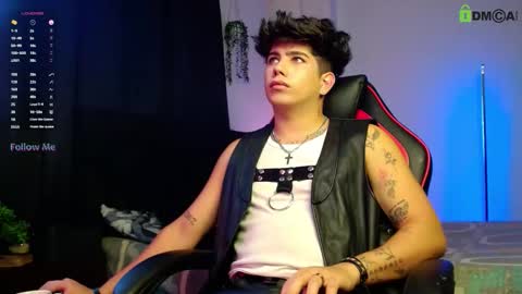 Snapshot of lylebennett_ chatting on November 5, 11:54 am Lyle Bennett Freelance Model online show from November 5, 11:54 am