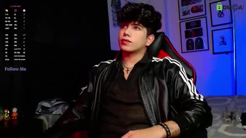 Snapshot of lylebennett_ chatting on November 16, 12:11 pm Lyle Bennett Freelance Model online show from November 16, 12:11 pm