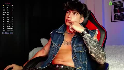 Snapshot of lylebennett_ chatting on December 1, 10:53 am Lyle Bennett Freelance Model online show from December 1, 10:53 am