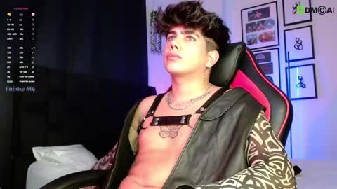 Snapshot of lylebennett_ chatting on December 4, 12:03 pm Lyle Bennett Freelance Model online show from December 4, 12:03 pm