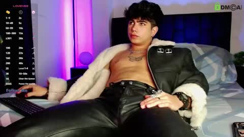 Snapshot of lylebennett_ chatting on February 6, 1:25 pm Lyle Bennett Freelance Model online show from February 6, 1:25 pm