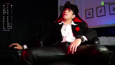 Snapshot of lylebennett_ chatting on February 14, 1:41 pm Lyle Bennett Freelance Model online show from February 14, 1:41 pm