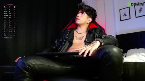 Snapshot of lylebennett_ chatting on March 6, 10:56 am Lyle Bennett Freelance Model online show from March 6, 10:56 am