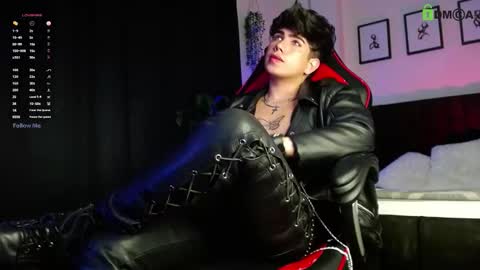 Snapshot of lylebennett_ chatting on March 7, 12:02 pm Lyle Bennett Freelance Model online show from March 7, 12:02 pm