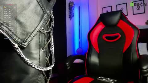 Snapshot of lylebennett_ chatting on March 9, 12:20 pm Lyle Bennett Freelance Model online show from March 9, 12:20 pm