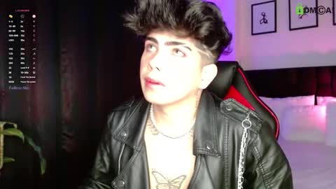 Snapshot of lylebennett_ chatting on March 13, 11:17 am Lyle Bennett Freelance Model online show from March 13, 11:17 am