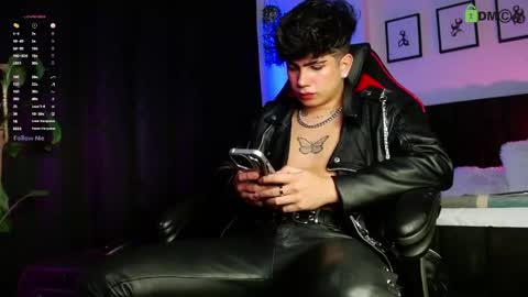 Snapshot of lylebennett_ chatting on March 15, 12:00 pm Lyle Bennett Freelance Model online show from March 15, 12:00 pm