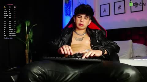 Snapshot of lylebennett_ chatting on March 18, 2:20 pm Lyle Bennett Freelance Model online show from March 18, 2:20 pm