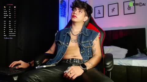 Snapshot of lylebennett_ chatting on March 20, 12:54 pm Lyle Bennett Freelance Model online show from March 20, 12:54 pm