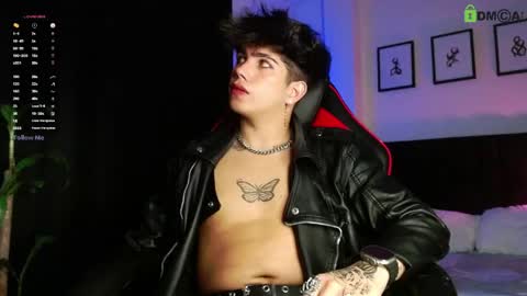 Snapshot of lylebennett_ chatting on March 23, 10:41 am Lyle Bennett Freelance Model online show from March 23, 10:41 am