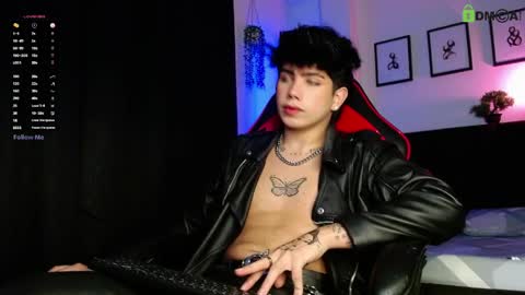 Snapshot of lylebennett_ chatting on March 27, 11:32 am Lyle Bennett Freelance Model online show from March 27, 11:32 am