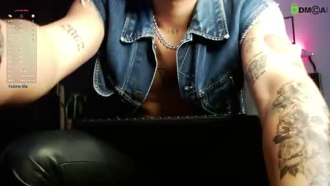 Snapshot of lylebennett_ chatting on March 31, 11:43 am Lyle Bennett Freelance Model online show from March 31, 11:43 am