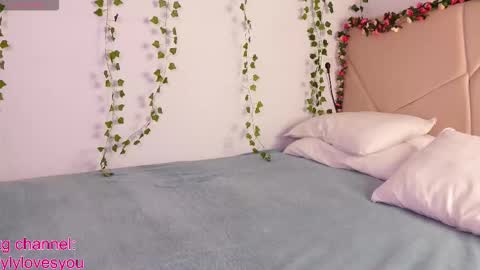 Lyly   online show from October 9, 5:49 am