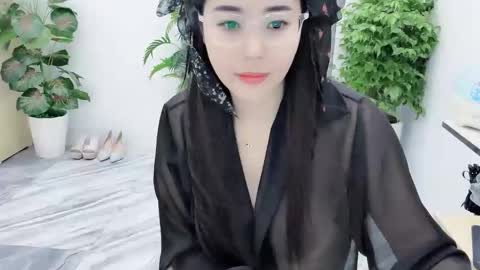 Snapshot of lyly_sweet97 chatting on October 17, 2:15 am lyly_sweet97 online show from October 17, 2:15 am