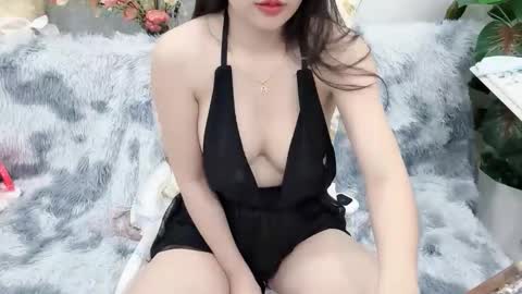 lyly_sweet97 online show from May 14, 8:37 pm