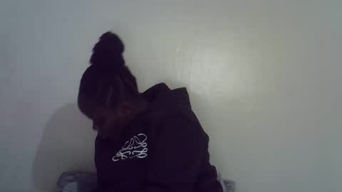 lyn_anna online show from May 17, 5:53 pm