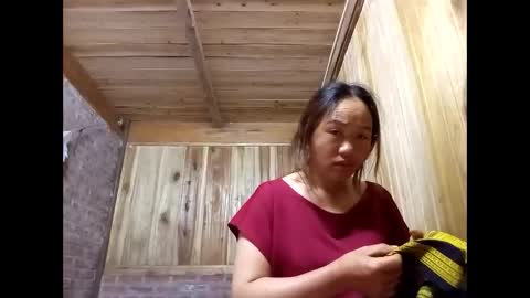 lyn_eva online show from May 16, 11:25 pm