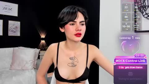 Lyn online show from December 24, 2:22 pm