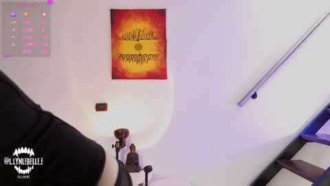 Lyn online show from September 25, 3:27 pm