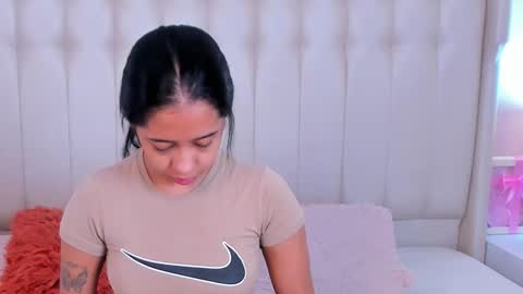 Snapshot of lyn_smith_ chatting on October 17, 11:24 am Lyn online show from October 17, 11:24 am