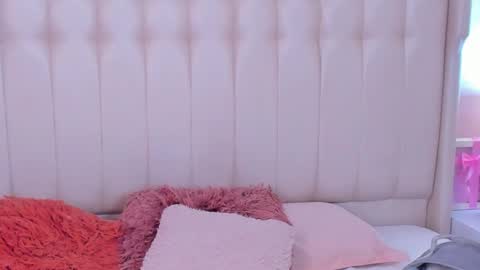 Snapshot of lyn_smith_ chatting on October 27, 11:58 am Lyn online show from October 27, 11:58 am