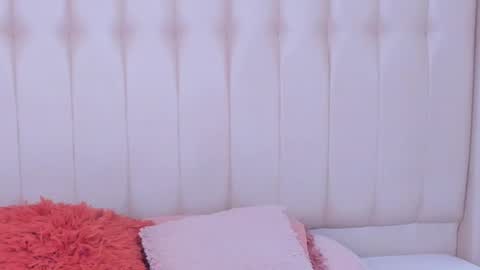 Snapshot of lyn_smith_ chatting on November 1, 11:23 am Lyn online show from November 1, 11:23 am