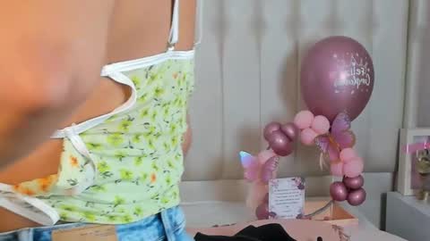 Lyn online show from February 7, 11:03 am