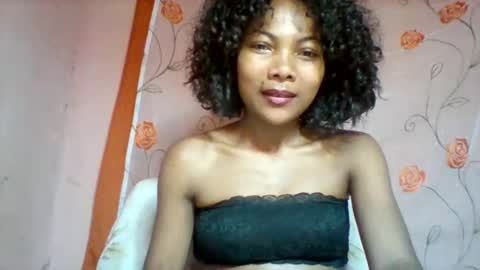 Snapshot of lyndah19 chatting on November 26, 10:44 pm lyndah19 online show from November 26, 10:44 pm