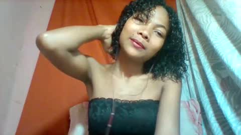 Snapshot of lyndah19 chatting on December 2, 8:08 am lyndah19 online show from December 2, 8:08 am