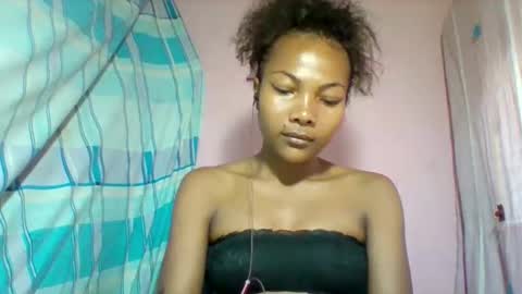 Snapshot of lyndah19 chatting on December 20, 2:02 pm lyndah19 online show from December 20, 2:02 pm