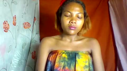 Snapshot of lyndah19 chatting on January 18, 8:01 pm lyndah19 online show from January 18, 8:01 pm