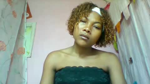 Snapshot of lyndah19 chatting on February 2, 3:44 pm lyndah19 online show from February 2, 3:44 pm