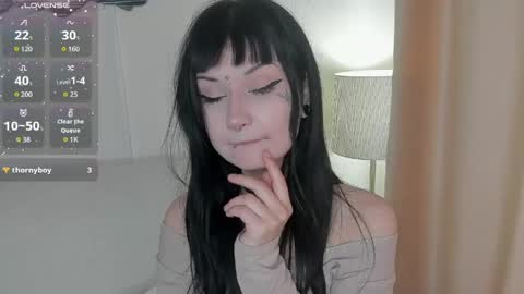 Mia online show from April 30, 7:58 am