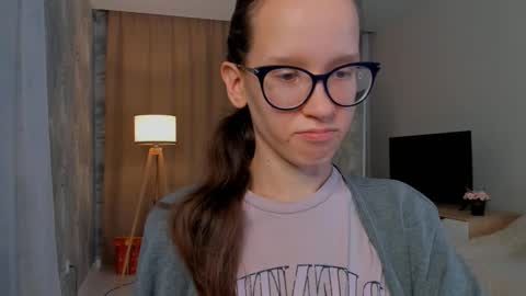 Sara online show from September 20, 4:30 pm