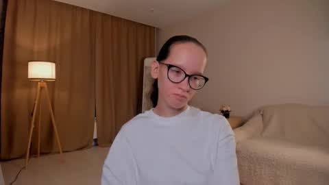 Sara online show from October 11, 5:11 pm