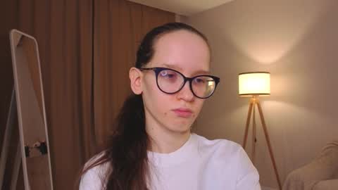 Snapshot of lynettebails chatting on February 17, 4:13 pm Sara online show from February 17, 4:13 pm