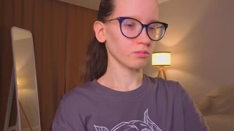 Snapshot of lynettebails chatting on February 24, 4:16 pm Sara online show from February 24, 4:16 pm