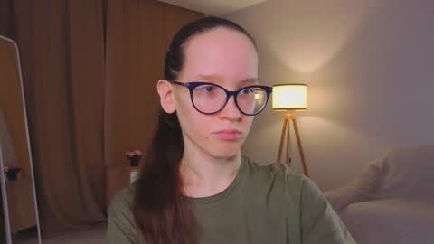 Snapshot of lynettebails chatting on February 28, 4:08 pm Sara online show from February 28, 4:08 pm