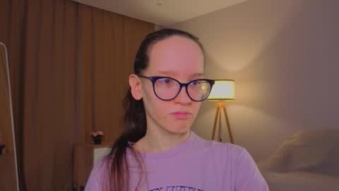 Snapshot of lynettebails chatting on March 2, 4:14 pm Sara online show from March 2, 4:14 pm