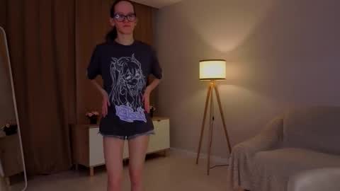 Snapshot of lynettebails chatting on March 9, 4:11 pm Sara online show from March 9, 4:11 pm