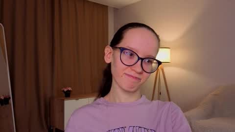 Snapshot of lynettebails chatting on March 14, 4:23 pm Sara online show from March 14, 4:23 pm