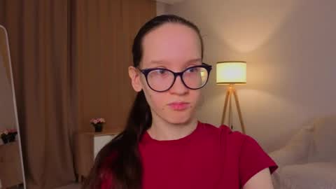 Snapshot of lynettebails chatting on March 15, 4:13 pm Sara online show from March 15, 4:13 pm