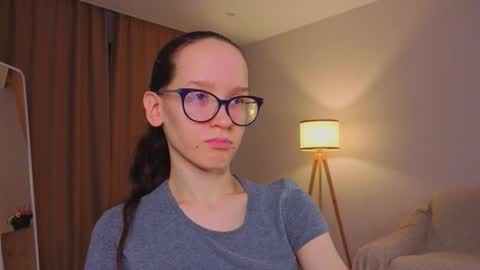 Snapshot of lynettebails chatting on March 22, 4:10 pm Sara online show from March 22, 4:10 pm