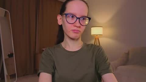 Snapshot of lynettebails chatting on March 24, 4:23 pm Sara online show from March 24, 4:23 pm