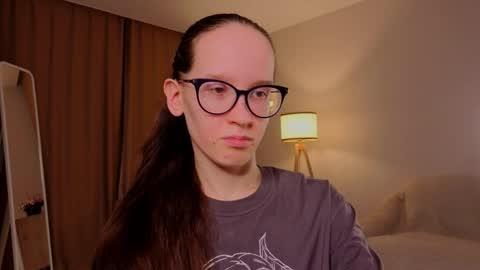 Snapshot of lynettebails chatting on March 30, 4:19 pm Sara online show from March 30, 4:19 pm