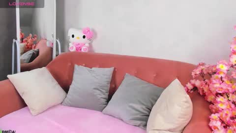 Snapshot of lynn_martin chatting on October 6, 1:03 am Lynn online show from October 6, 1:03 am