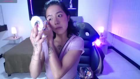 Snapshot of lynn_turner_ chatting on March 6, 2:35 pm lynn_turner_ online show from March 6, 2:35 pm